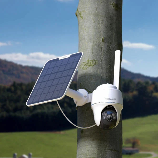 Reolink Go PT Ultra solar panel setup on a tree
